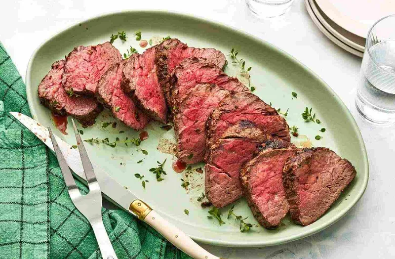 100gr thịt bò chứa bao nhiêu protein?